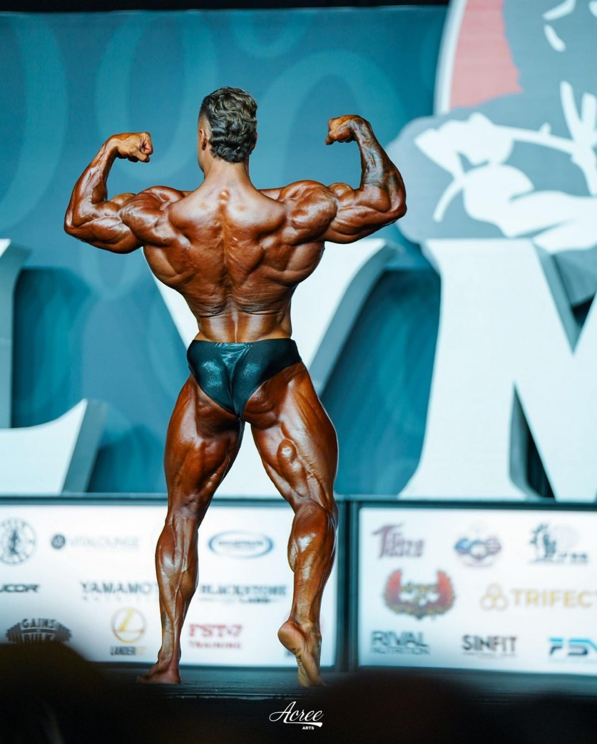 Why Do Bodybuilders Use Spray Tan for Competitions? – Eden Tanning